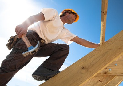 Dachdecker Arbeitszeugnis – Spezialisten auf dem Dach